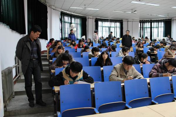 太阳成tyc7111cc下半年院级党课结束