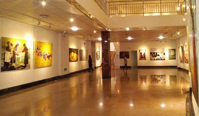 太阳成tyc7111cc举办2015年度油画毕业创作展
