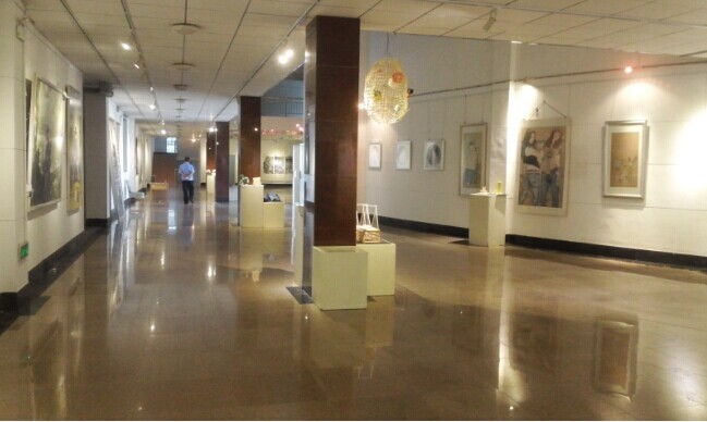 太阳成tyc7111cc举办迎新画展